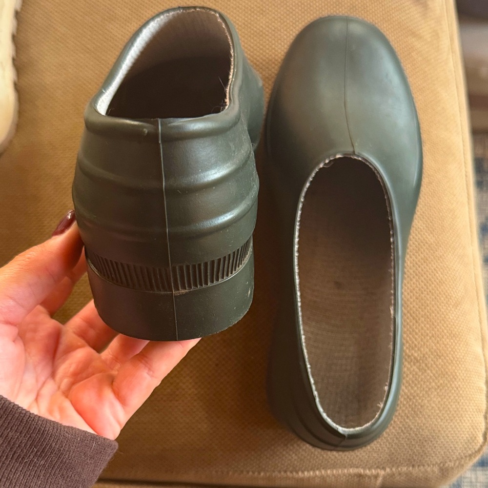 Chic garden clog from Gardenheir :)